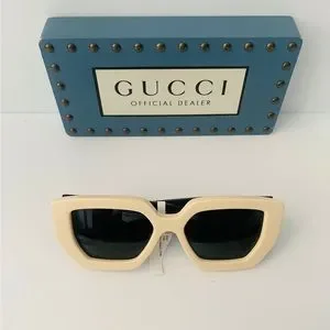 Gucci | Accessories | Gucci Gg630s 00 55 Ladies Sunglasses  display picture 2